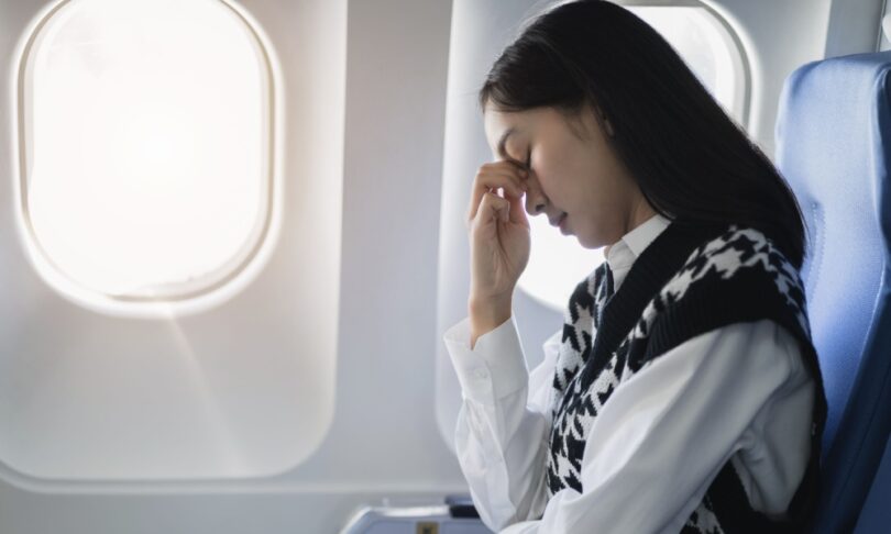 aburrida en avión